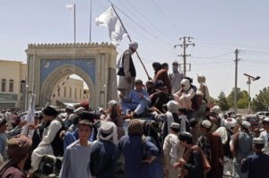 “Taliban” Əfqanıstan İslam Əmirliyi elan edir, əhali Kabildən qaçır